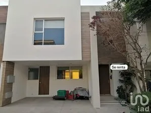 NEX-255429 - Casa en Renta, con 3 recamaras, con 3 baños, con 110 m2 de construcción en Lomas de Angelópolis II, CP 72830, Puebla.