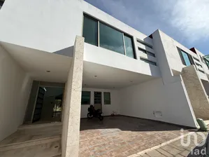 NEX-291736 - Casa en Venta, con 3 recamaras, con 2 baños, con 238 m2 de construcción en Rancho San José Xilotzingo, CP 72583, Puebla.