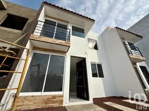 NEX-301915 - Casa en Venta, con 2 recamaras, con 1 baño, con 80 m2 de construcción.