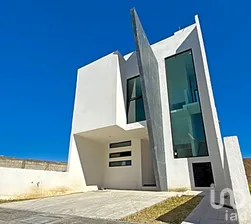NEX-303210 - Casa en Venta, con 3 recamaras, con 2 baños, con 162 m2 de construcción.