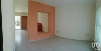 NEX-204002 - Casa en Venta, con 5 recamaras, con 5 baños, con 261 m2 de construcción en Manlio Fabio Altamirano (Lecheros), CP 94296, Veracruz de Ignacio de la Llave.