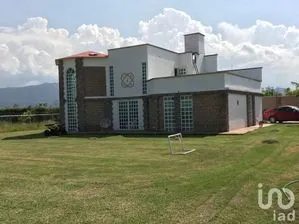 NEX-235699 - Casa en Venta, con 3 recamaras, con 2 baños, con 235 m2 de construcción en Pilcaya, CP 40380, Guerrero.