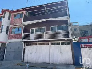 NEX-287198 - Casa en Venta, con 4 recamaras, con 2 baños, con 374 m2 de construcción en Francisco Sarabia 1a. Sección, CP 54473, México.