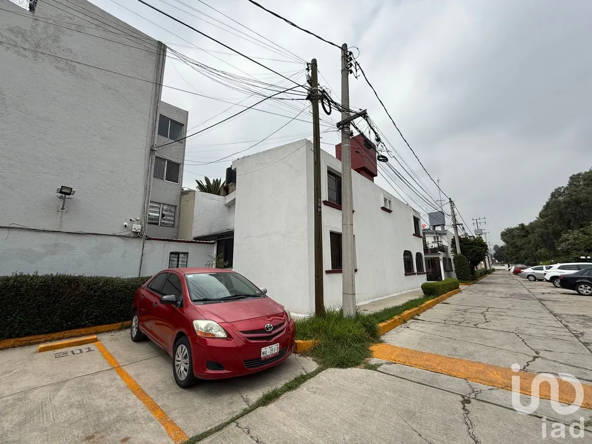 Casa en Venta en Jardines de San Mateo, Naucalpan de Juárez, México | NEX-249218 | iad México | Foto 3 de 34