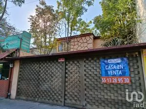 NEX-263279 - Casa en Venta, con 4 recamaras, con 2 baños, con 140 m2 de construcción.