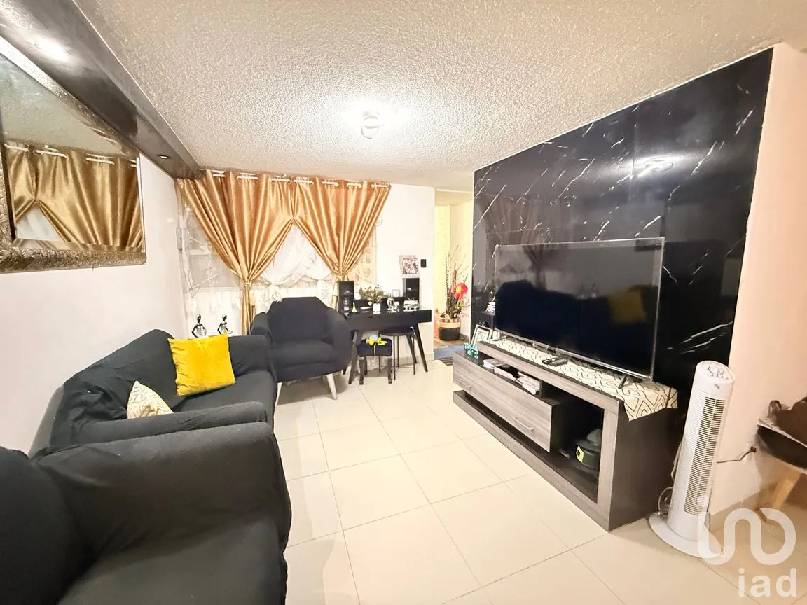 Casa en Venta en La Joya Chica, Tlalnepantla de Baz, México | NEX-285480 | iad México | Foto 2 de 18