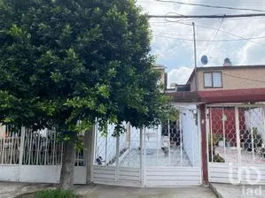 NEX-255607 - Casa en Venta, con 2 recamaras, con 1 baño, con 77 m2 de construcción en Sección Parques, CP 54720, México.