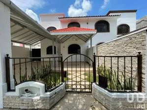 NEX-191576 - Casa en Renta, con 3 recamaras, con 2 baños, con 160 m2 de construcción en Hacienda de México, CP 29038, Chiapas.