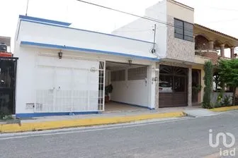 NEX-197583 - Casa en Renta, con 3 recamaras, con 2 baños, con 129 m2 de construcción en La Herradura, CP 29054, Chiapas.