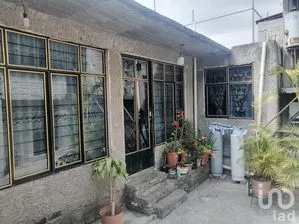 NEX-255032 - Casa en Venta, con 5 recamaras, con 3 baños, con 129 m2 de construcción en Lomas de Zaragoza, CP 09620, Ciudad de México.