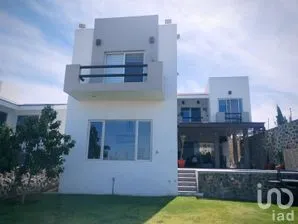 NEX-263558 - Casa en Venta, con 4 recamaras, con 4 baños, con 553 m2 de construcción en Los Girasoles, CP 76755, Querétaro.