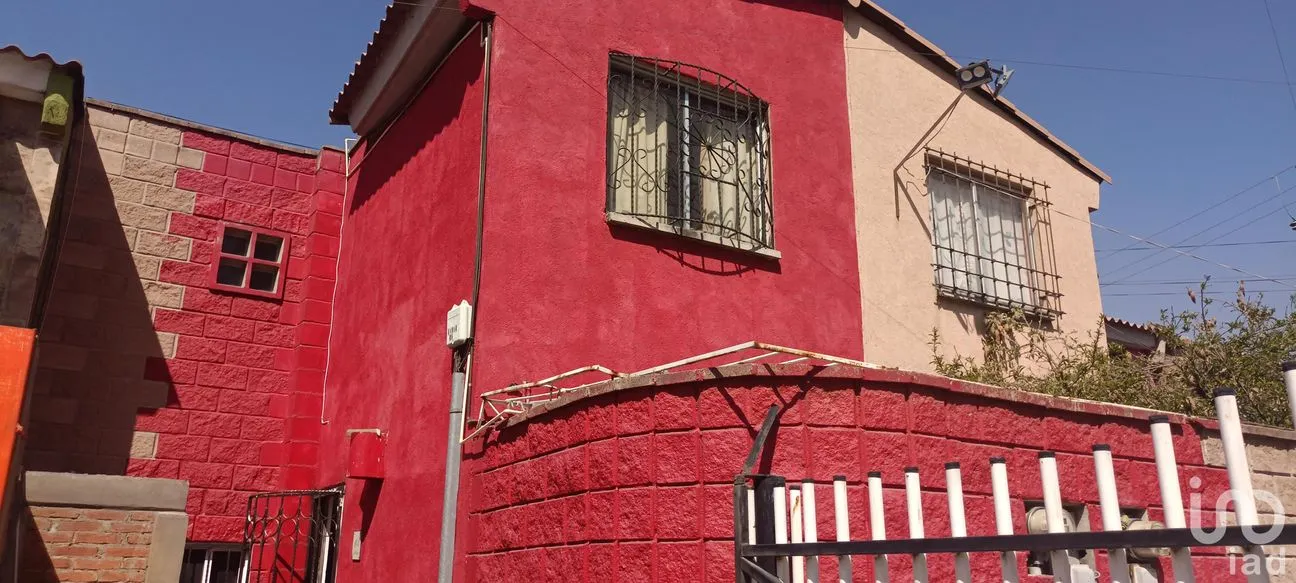 Casa en Venta en Hacienda las Palmas I y II, Ixtapaluca, México | NEX-166760 | iad México | Foto 2 de 37