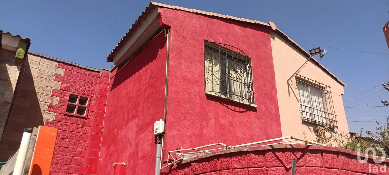 Casa en Venta en Hacienda las Palmas I y II, Ixtapaluca, México | NEX-166760 | iad México | Foto 1 de 37