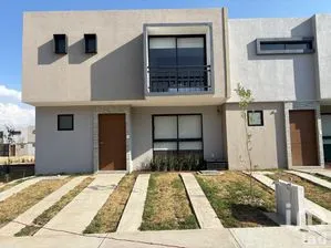 NEX-248944 - Casa en Venta, con 3 recamaras, con 2 baños, con 112 m2 de construcción.