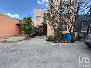 NEX-286742 - Casa en Venta, con 6 recamaras, con 2 baños, con 180 m2 de construcción.