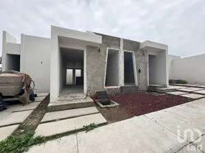 NEX-301535 - Casa en Venta, con 2 recamaras, con 1 baño, con 75 m2 de construcción.