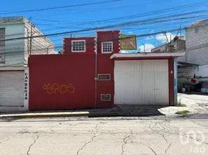 NEX-301863 - Casa en Venta, con 3 recamaras, con 2 baños, con 140 m2 de construcción.