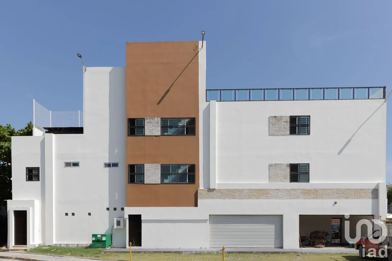 Edificio en Venta en Misión del Carmen, Solidaridad, Quintana Roo | NEX-158588 | iad México | Foto 1 de 35