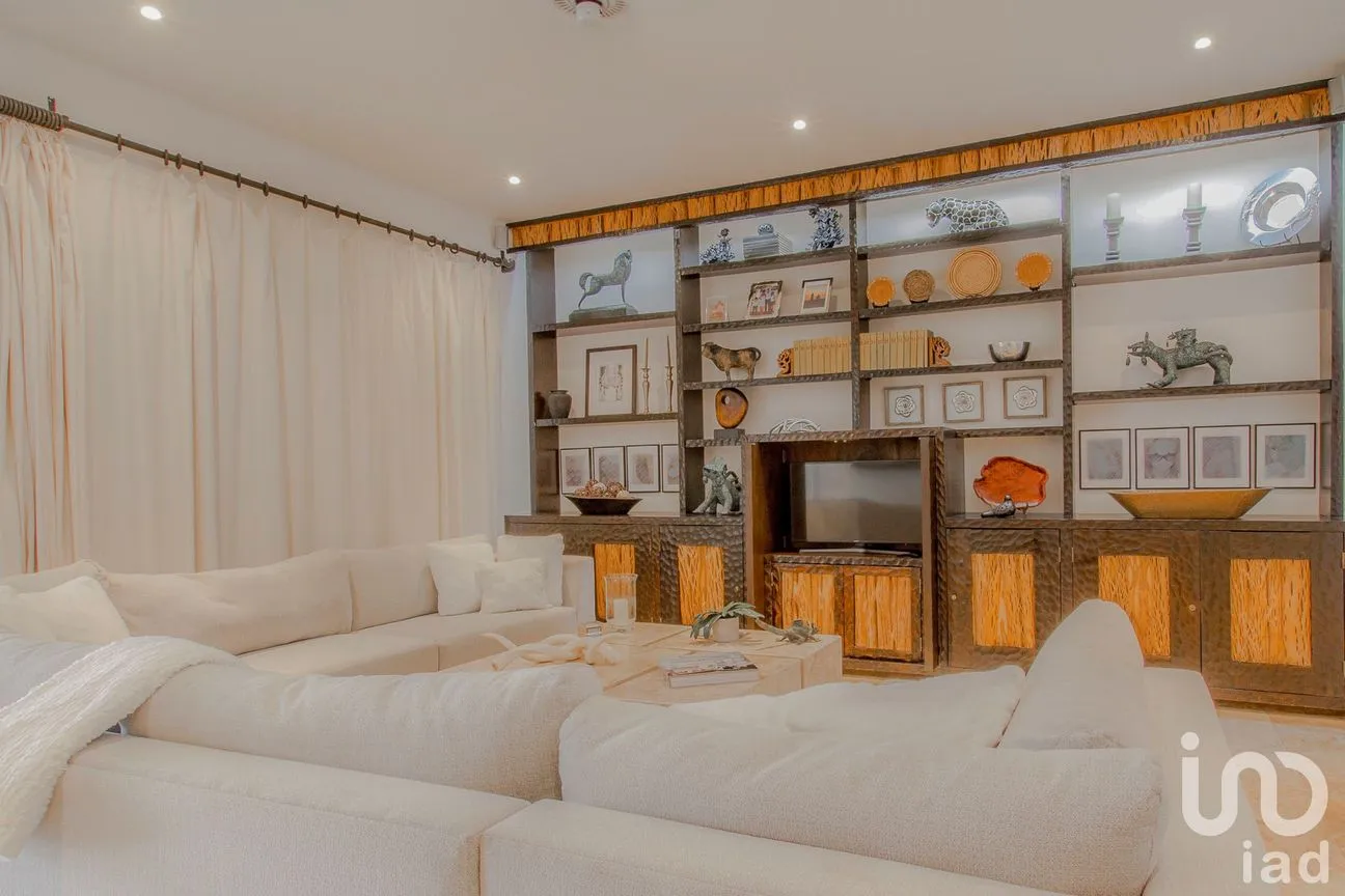 Casa en Venta en Acapantzingo, Cuernavaca, Morelos | NEX-68 | iad México | Foto 1 de 12