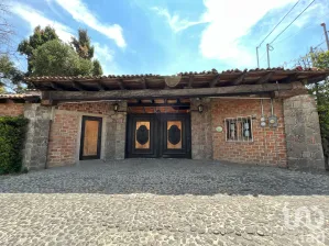NEX-165357 - Casa en Venta, con 5 recamaras, con 5 baños, con 1154 m2 de construcción en Cacalomacán Centro, CP 50265, México.