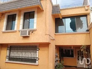 NEX-286426 - Casa en Renta, con 4 recamaras, con 3 baños, con 239 m2 de construcción en Rinconada Las Hadas, CP 14390, Ciudad de México.