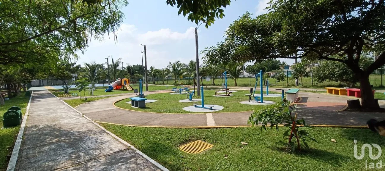 Casa en Venta en Flores Del Valle, Veracruz, Veracruz de Ignacio de la Llave | NEX-265476 | iad México | Foto 24 de 27