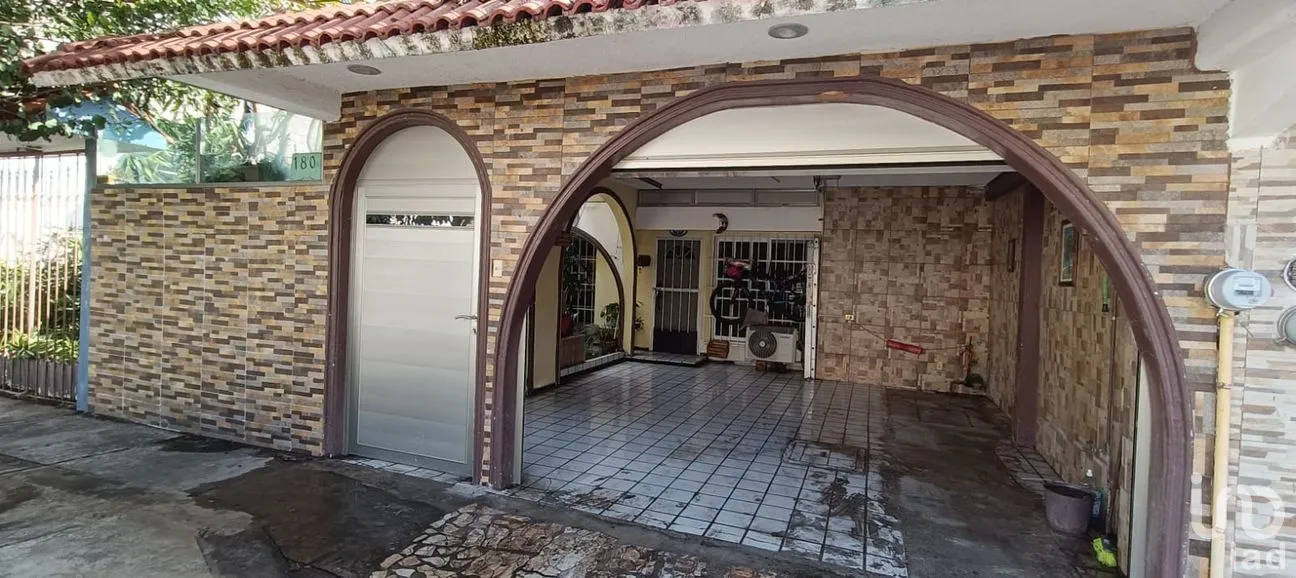 Casa en Venta en Flores Del Valle, Veracruz, Veracruz de Ignacio de la Llave | NEX-265476 | iad México | Foto 4 de 27
