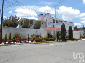 NEX-192108 - Casa en Venta, con 3 recamaras, con 4 baños, con 667 m2 de construcción en San Carlos, CP 52159, México.