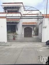 NEX-176099 - Casa en Renta, con 3 recamaras, con 4 baños, con 250 m2 de construcción en Supermanzana 27, CP 77509, Quintana Roo.