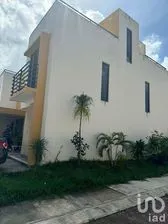 NEX-242141 - Casa en Venta, con 3 recamaras, con 3 baños, con 135 m2 de construcción.