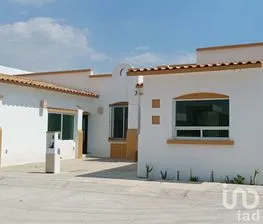 NEX-175799 - Casa en Venta, con 2 recamaras, con 2 baños, con 91 m2 de construcción.
