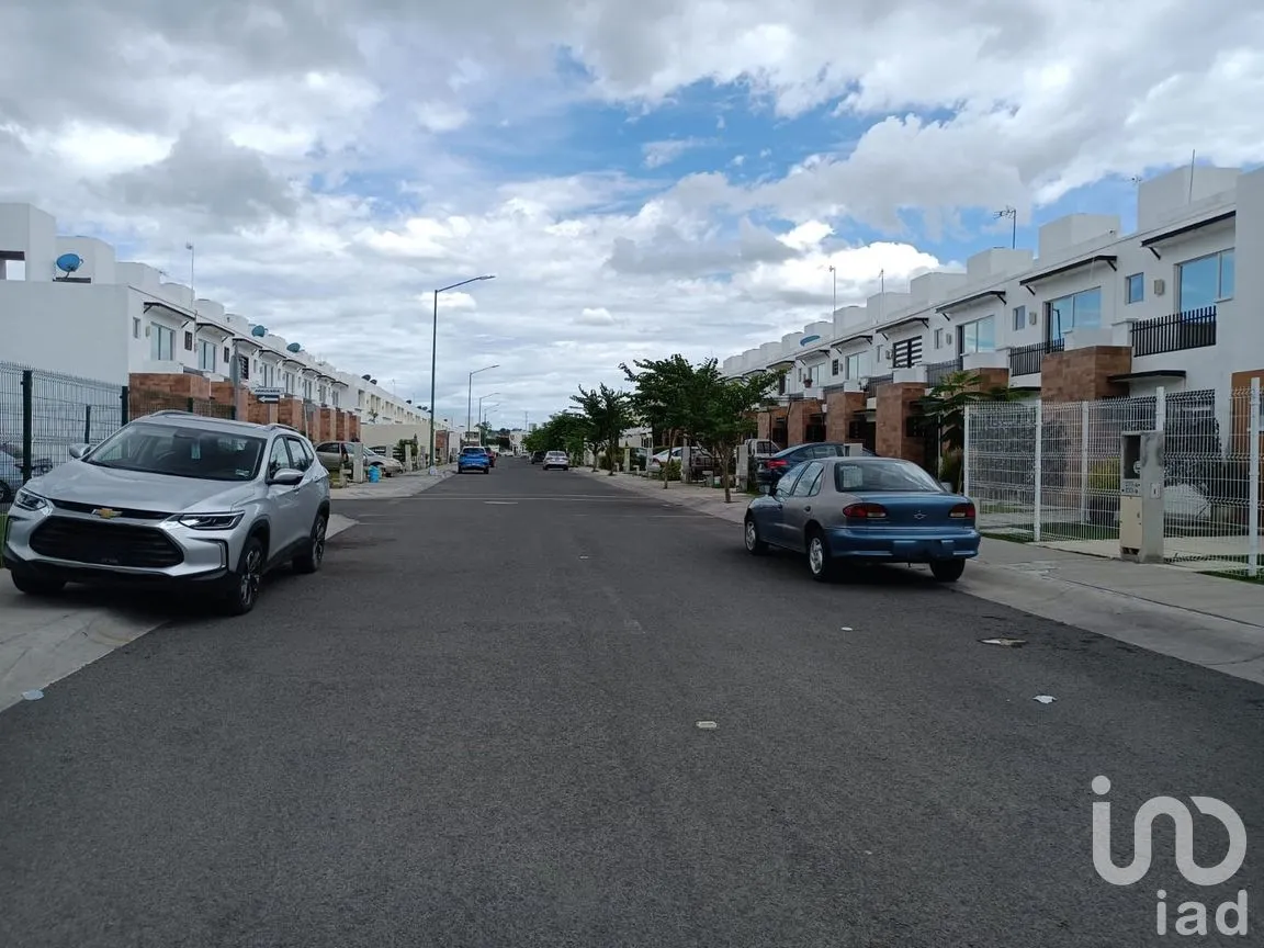 Casa en Venta en Real Arboledas, Irapuato, Guanajuato | NEX-252909 | iad México | Foto 2 de 11