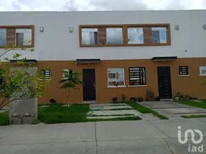 NEX-252971 - Casa en Venta, con 2 recamaras, con 1 baño, con 63 m2 de construcción en Real Arboledas, CP 36595, Guanajuato.