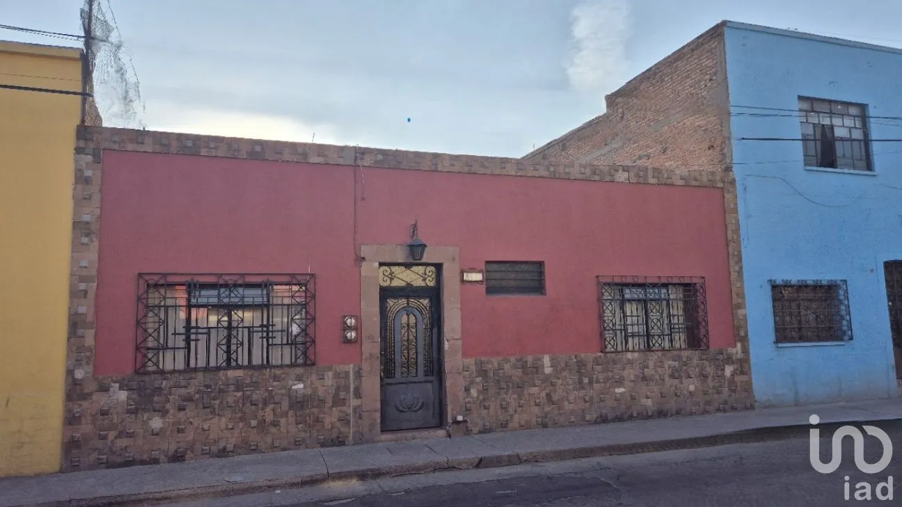 Casa en Venta en Irapuato Centro, Irapuato, Guanajuato | NEX-283532 | iad México | Foto 1 de 17