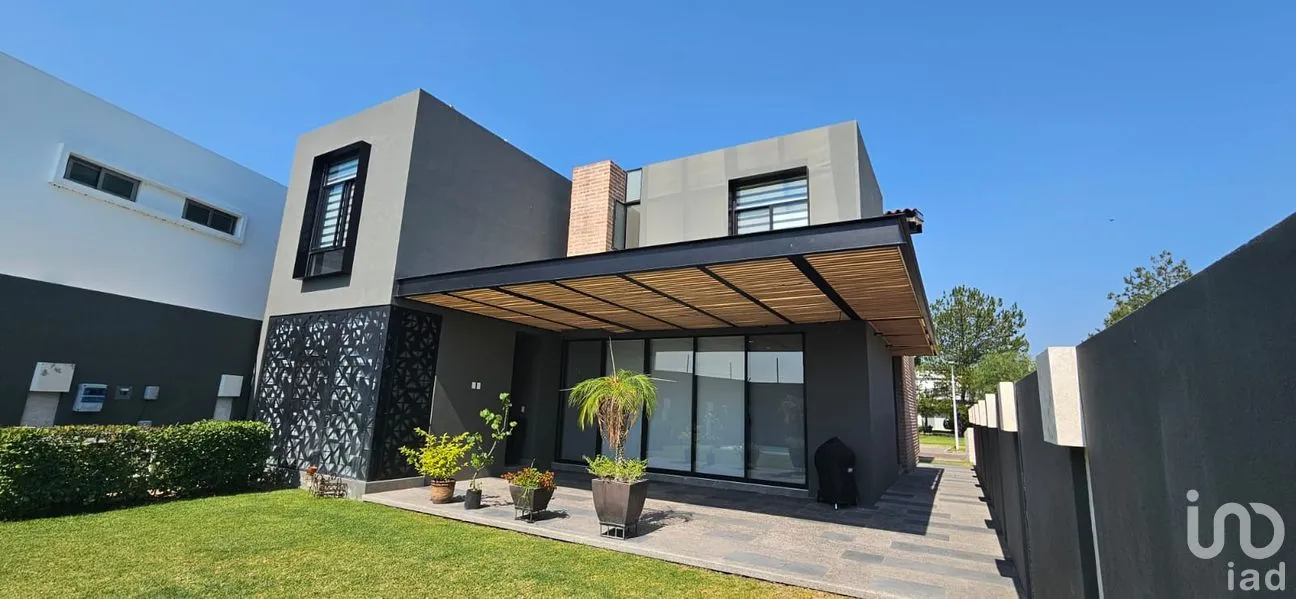 Casa en Venta en Pontevedra, Irapuato, Guanajuato | NEX-304544 | iad México | Foto 2 de 14