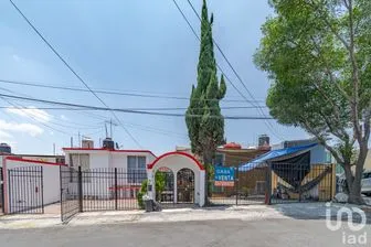 NEX-190129 - Casa en Venta, con 3 recamaras, con 1 baño, con 104 m2 de construcción en Las Alamedas, CP 52970, México.