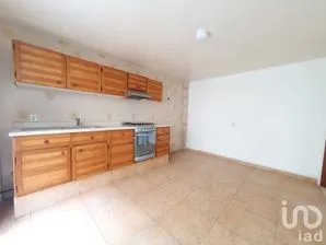 NEX-212825 - Casa en Renta, con 3 recamaras, con 1 baño, con 172 m2 de construcción en Valle de Aragón, CP 57100, México.