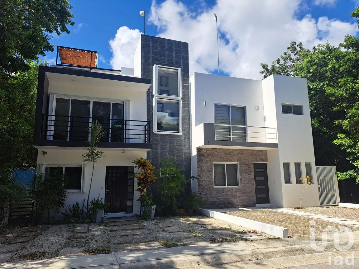 Casa en Venta en Puerto Morelos, Puerto Morelos, Quintana Roo | NEX-191522 | iad México | Foto 1 de 15
