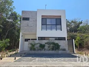 NEX-203277 - Casa en Venta, con 3 recamaras, con 3 baños, con 140 m2 de construcción en Puerto Morelos, CP 77580, Quintana Roo.