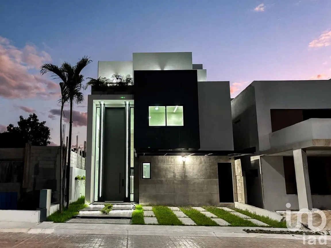 Casa en Venta en Vía Cumbres Residencial, Benito Juárez, Quintana Roo | NEX-262336 | iad México | Foto 1 de 12