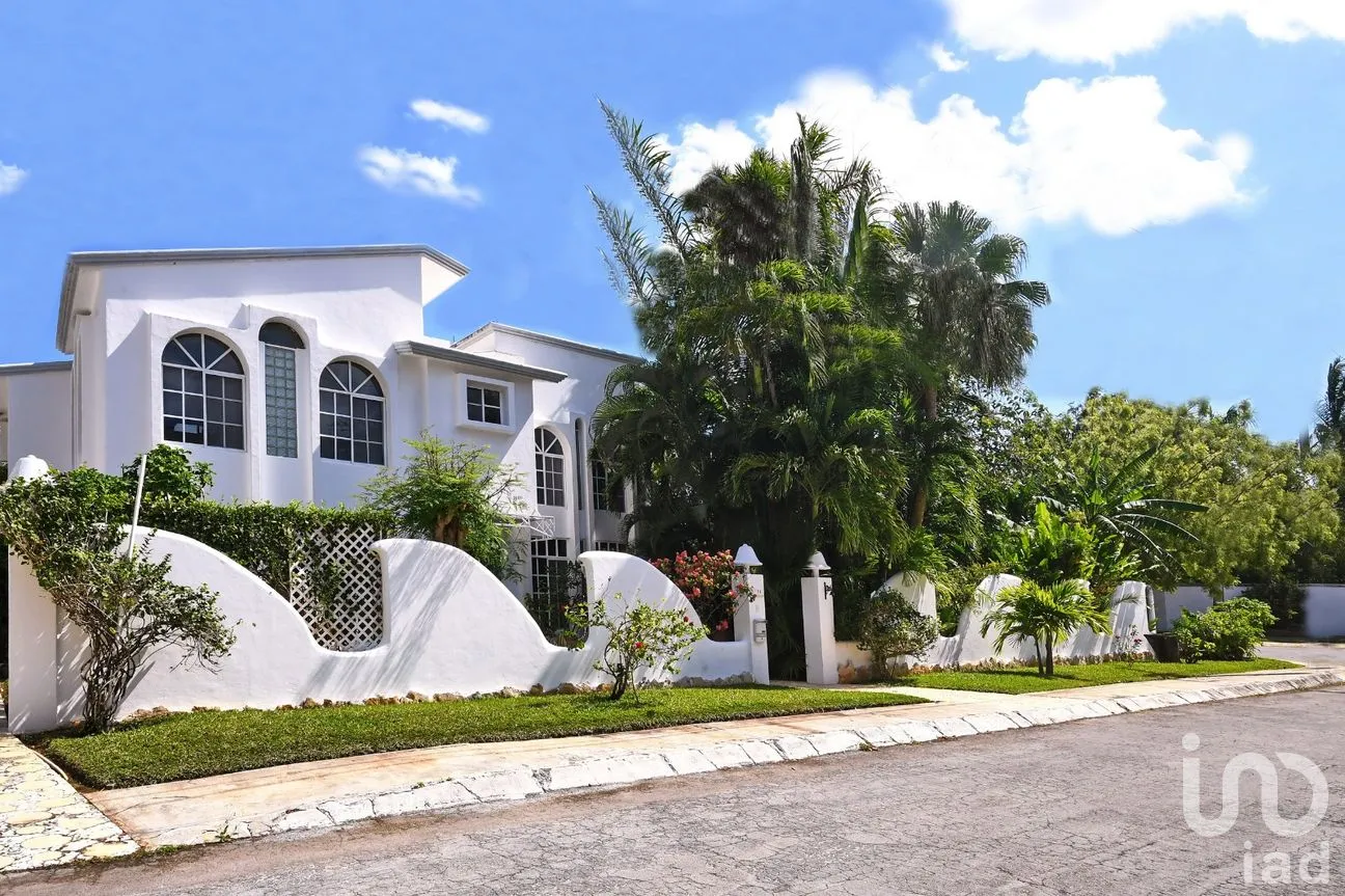 Casa en Venta en Residencial Campestre, Benito Juárez, Quintana Roo | NEX-302060 | iad México | Foto 2 de 28