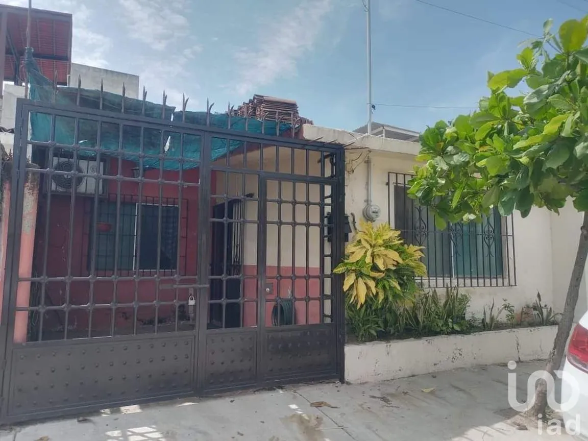 Casa en Venta en Pitillal Centro, Puerto Vallarta, Jalisco | NEX-194673 | iad México | Foto 1 de 10