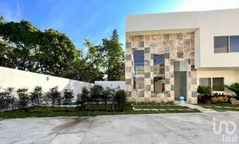 NEX-169591 - Casa en Venta, con 3 recamaras, con 3 baños, con 224 m2 de construcción en Lomas de Cuernavaca, CP 62584, Morelos.