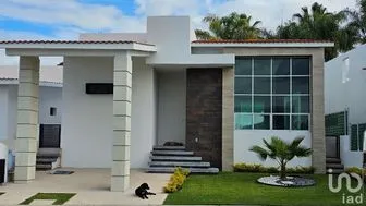NEX-196844 - Casa en Venta, con 3 recamaras, con 2 baños, con 170 m2 de construcción en Cocoyoc, CP 62736, Morelos.