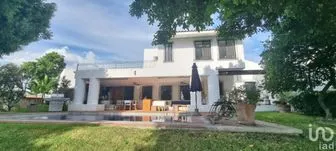 NEX-202649 - Casa en Venta, con 4 recamaras, con 4 baños, con 491 m2 de construcción en Colinas de Santa Fe, CP 62794, Morelos.