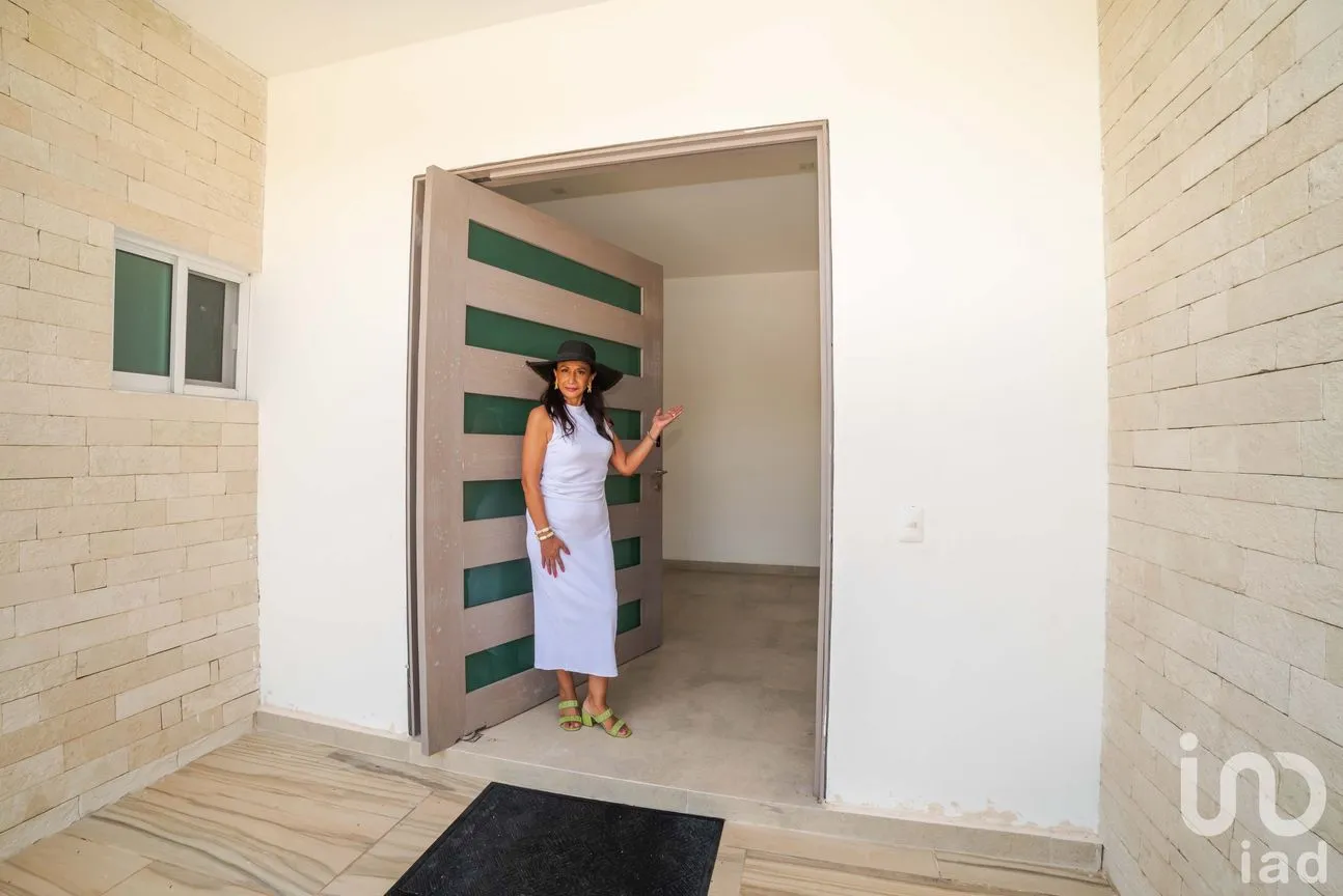 Casa en Venta en Lagos del Sol, Benito Juárez, Quintana Roo | NEX-253666 | iad México | Foto 2 de 17