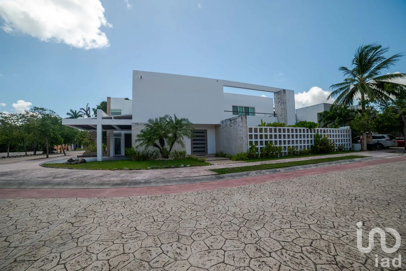 Casa en Venta en Lagos del Sol, Benito Juárez, Quintana Roo | NEX-253666 | iad México | Foto 3 de 17