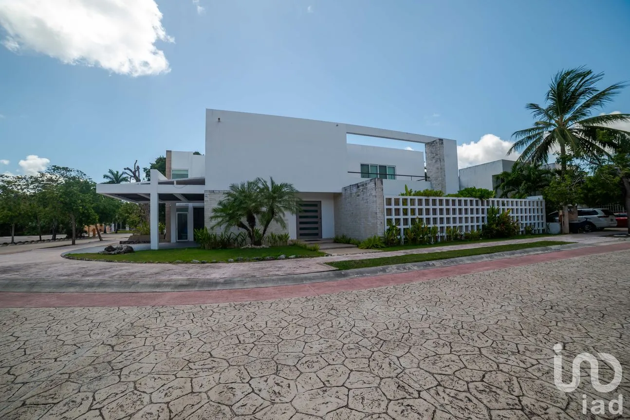 Casa en Venta en Lagos del Sol, Benito Juárez, Quintana Roo | NEX-253666 | iad México | Foto 3 de 16