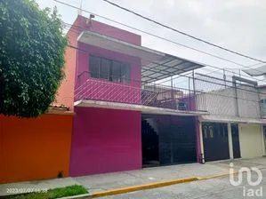NEX-176097 - Casa en Venta, con 6 recamaras, con 2 baños, con 226 m2 de construcción en Villa de las Flores 1a Sección (Unidad Coacalco), CP 55710, México.