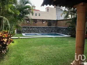 NEX-238372 - Casa en Venta, con 4 recamaras, con 4 baños, con 332 m2 de construcción en Burgos Bugambilias, CP 62584, Morelos.